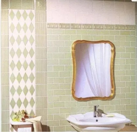 Stone-look bathroom tile.